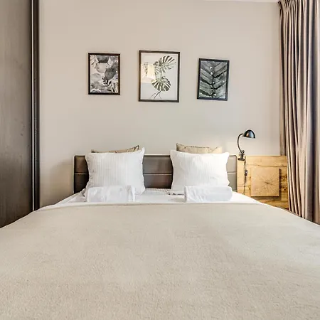 Rentplanet - Slonimskiego Apartment